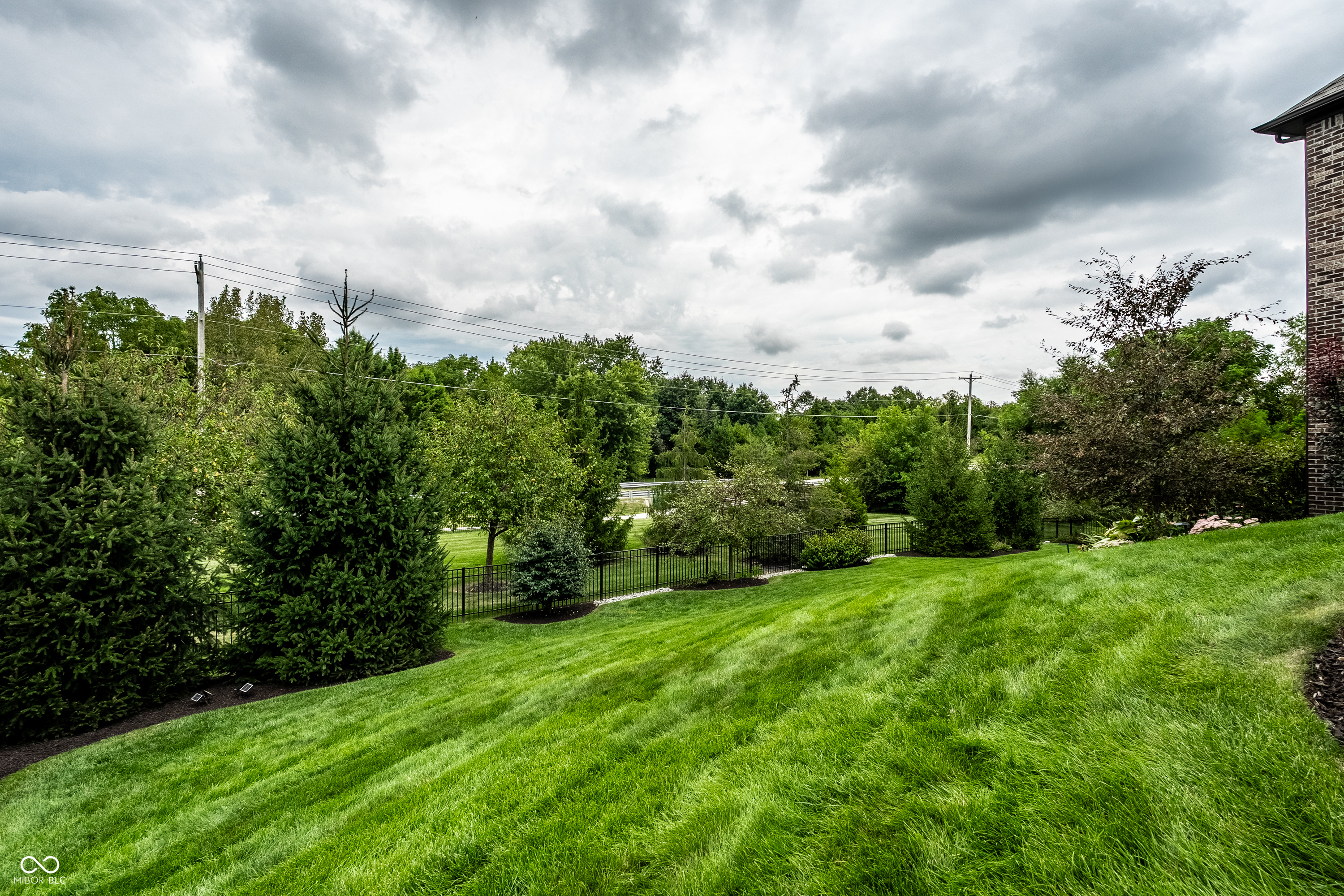 16858 Meadow Wood Court