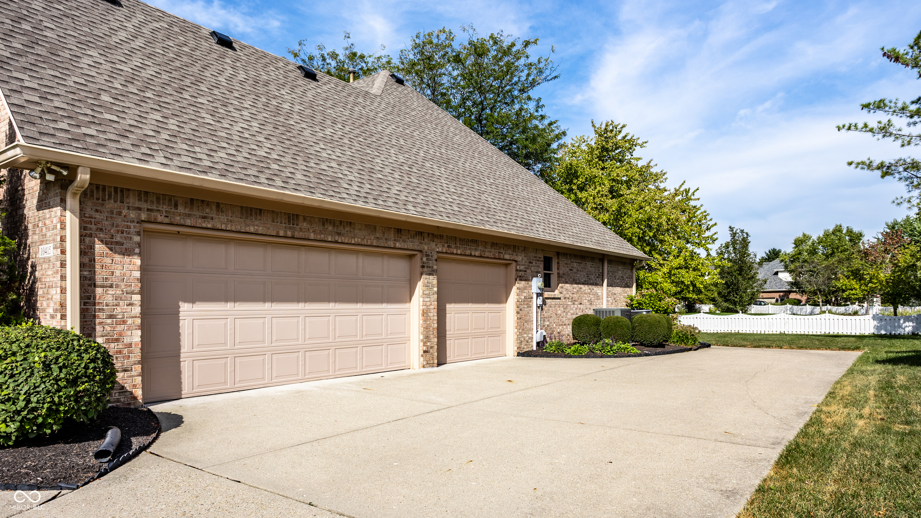 10415 Woods Edge Drive