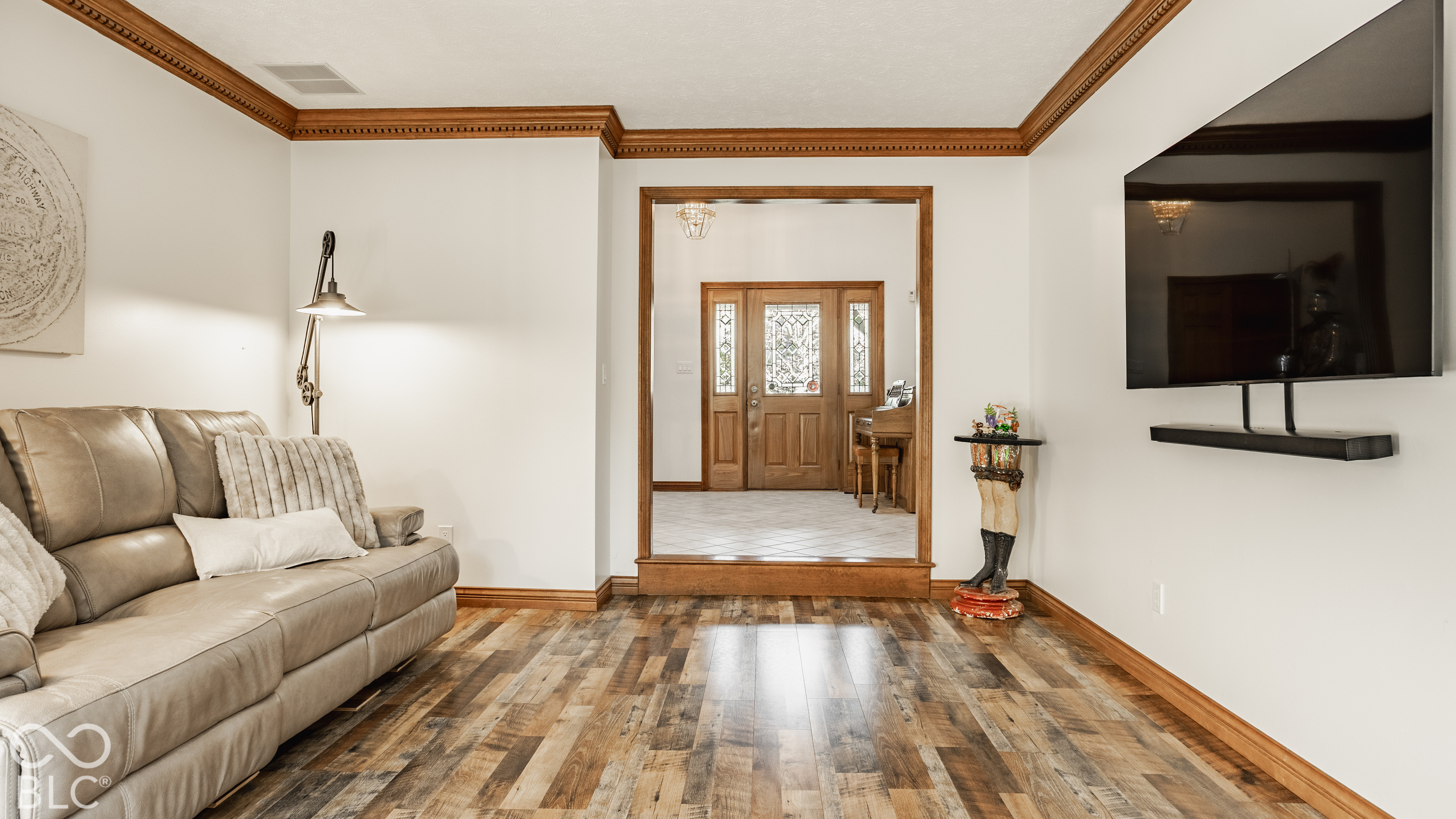 9037 Pinecreek Way