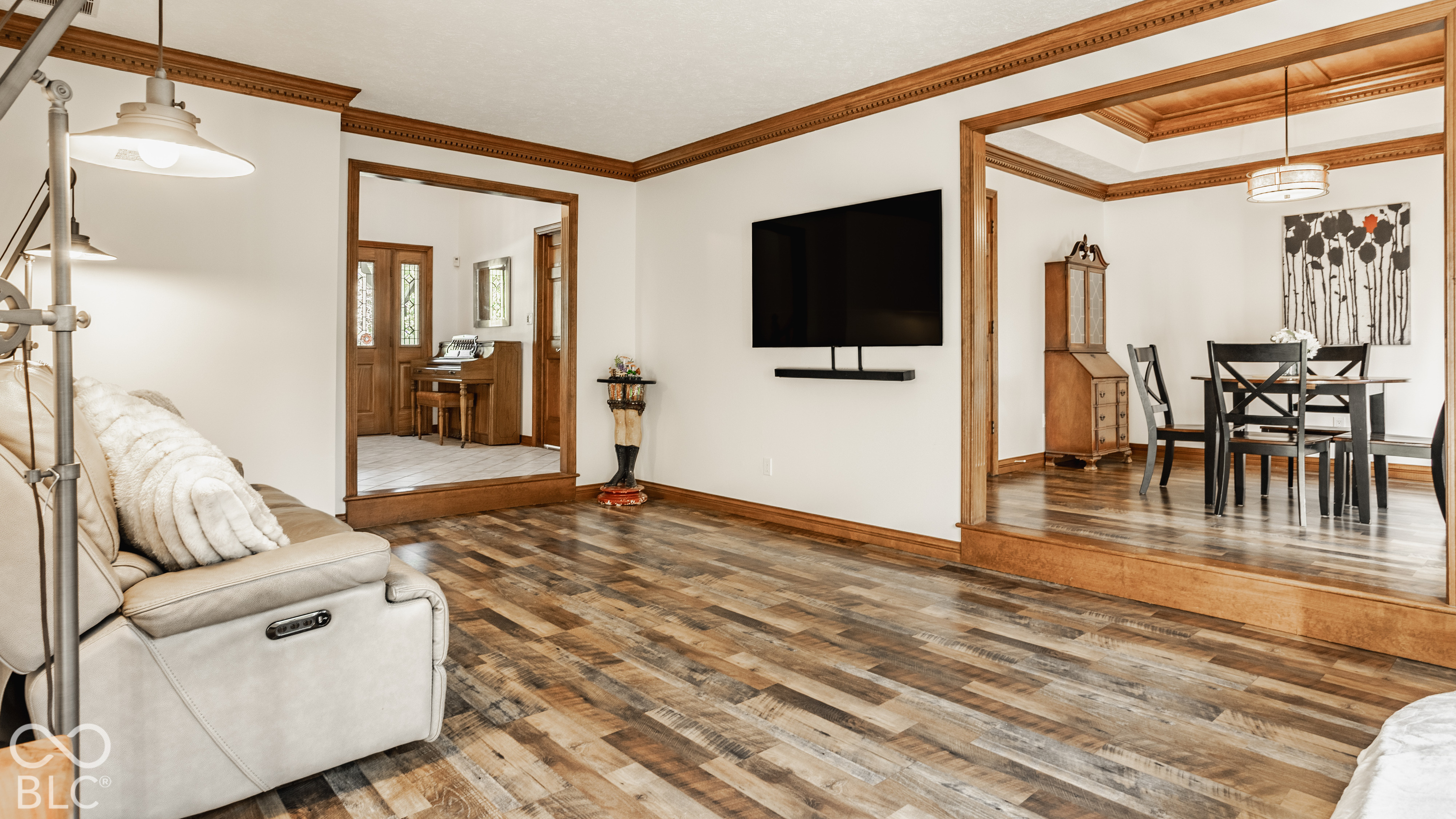 9037 Pinecreek Way