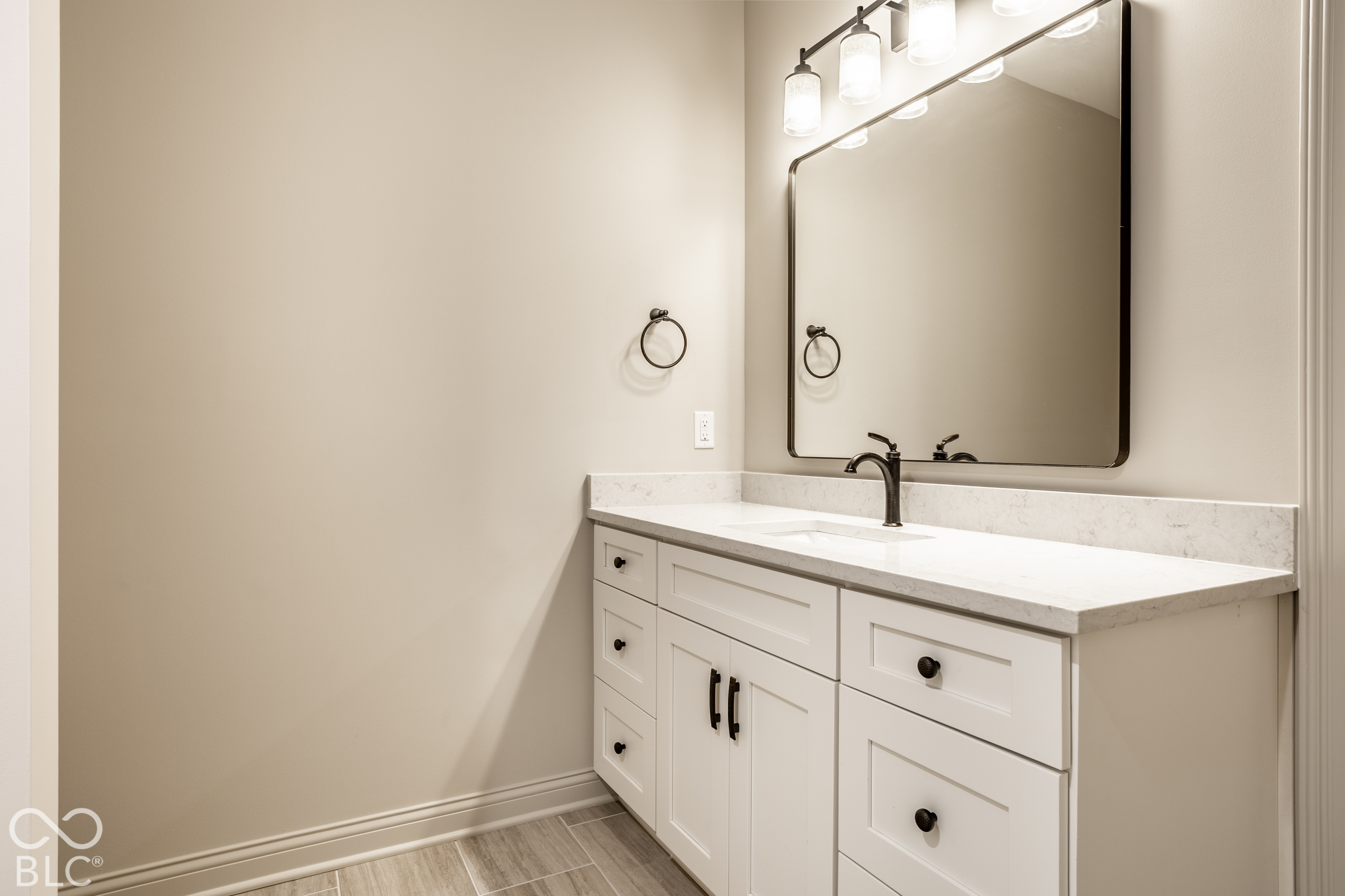 15721 Vantage Court