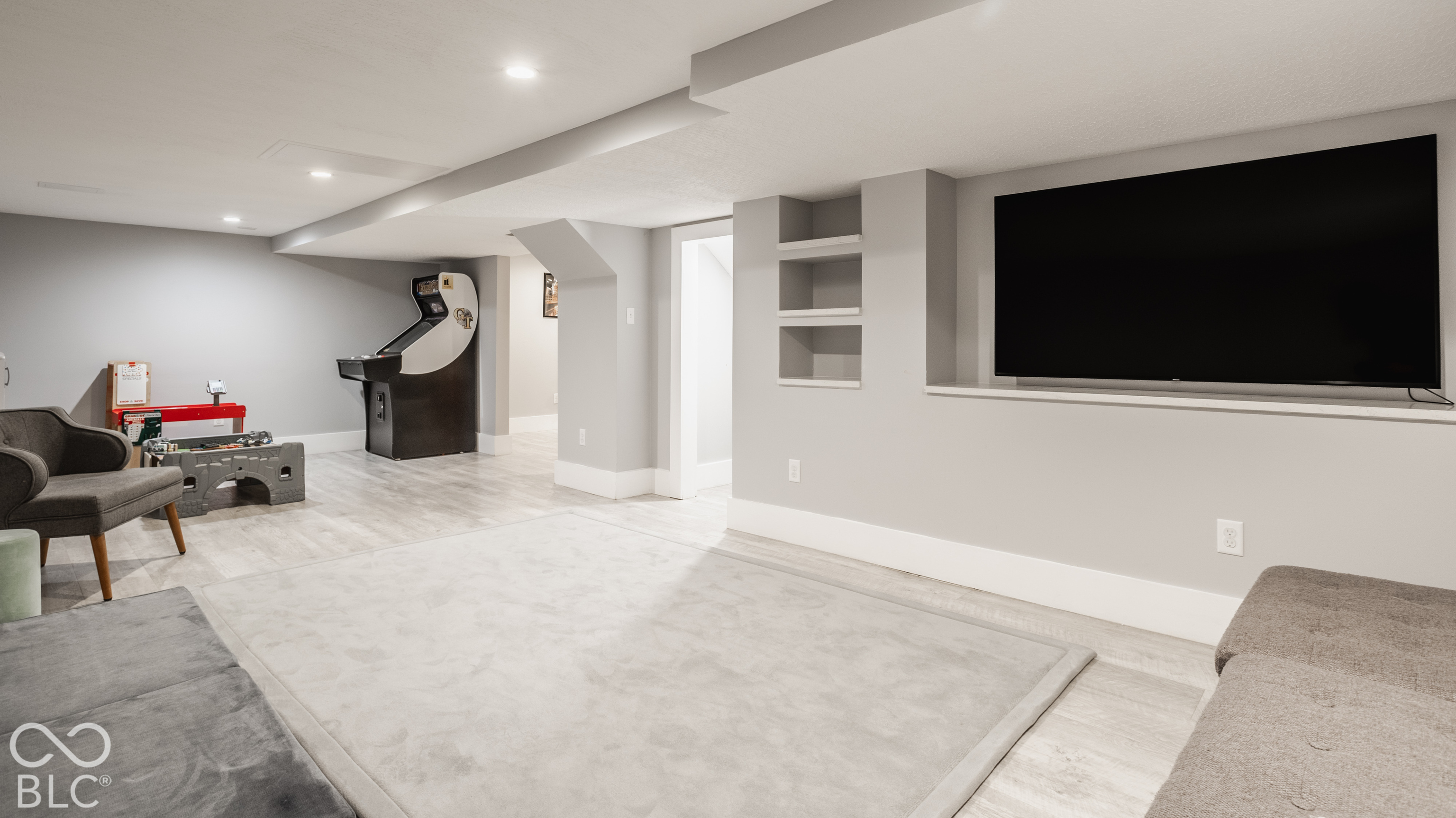 4555 Buckingham Court