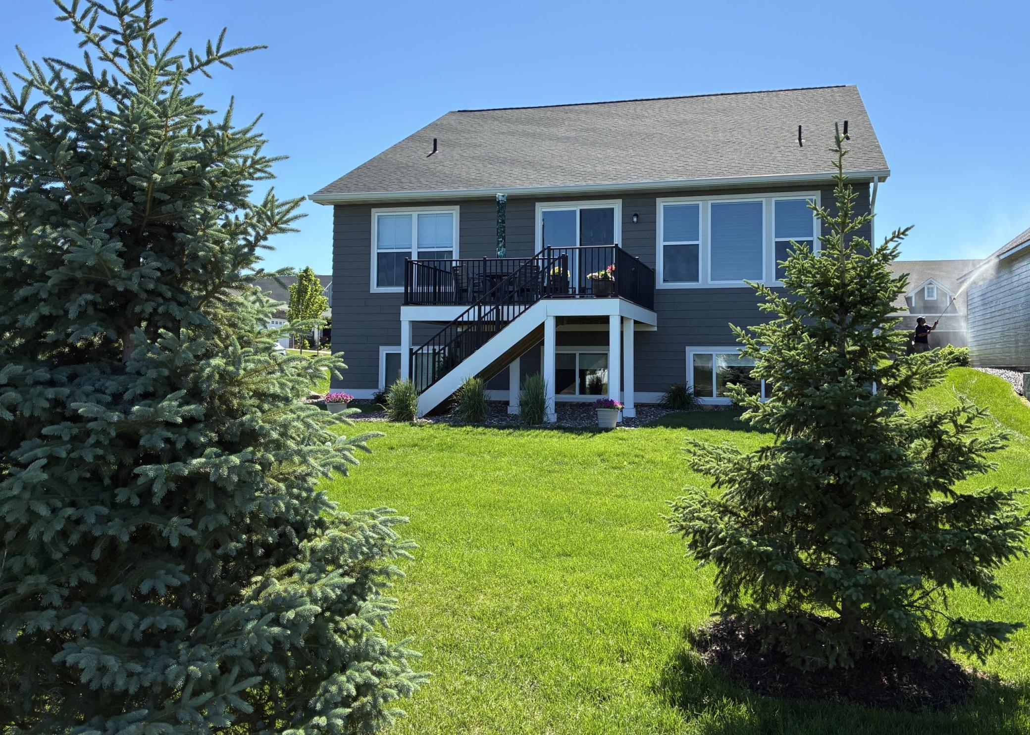 17917 Gresford Lane