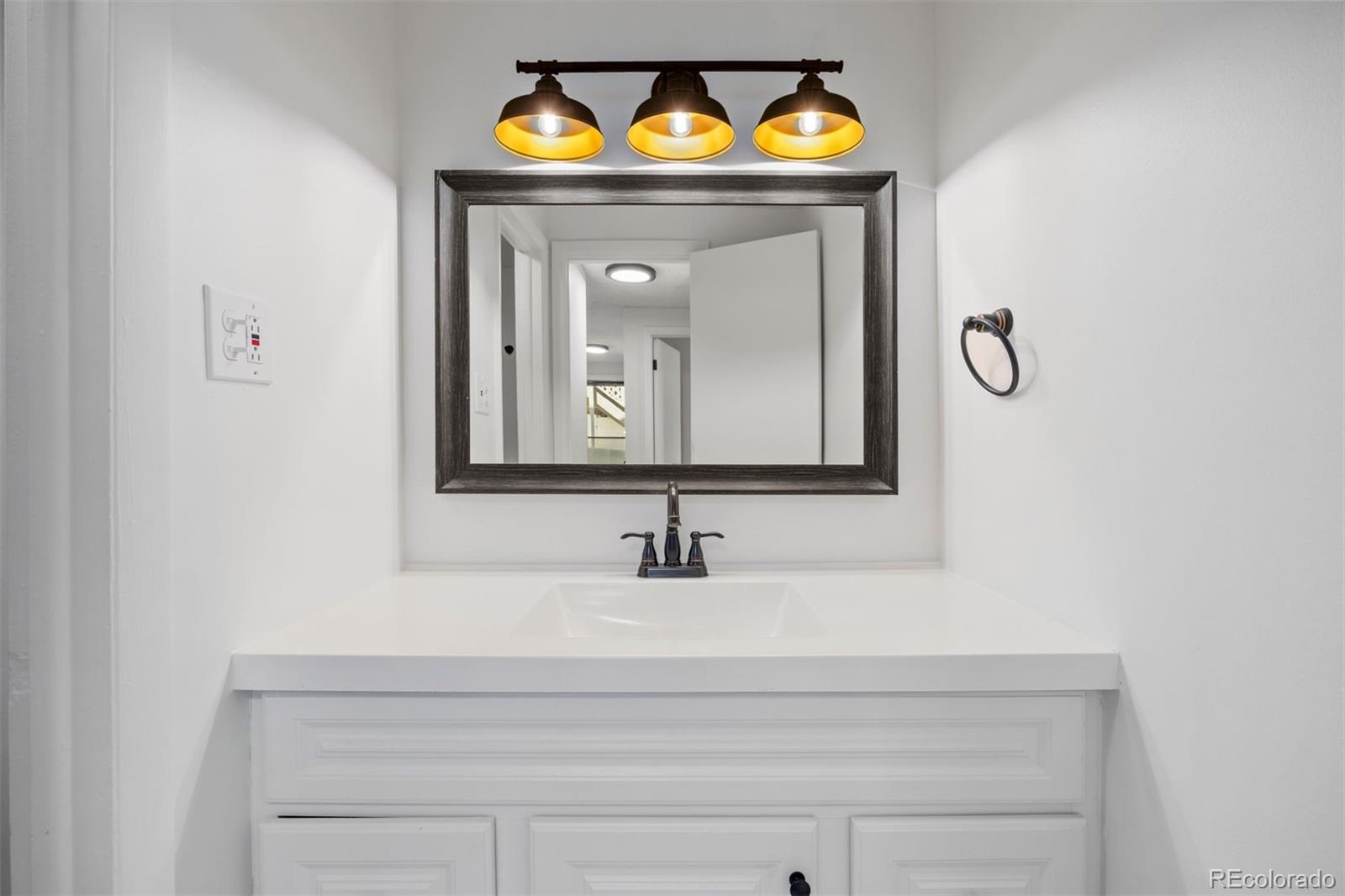 2700 S Holly Street Unit: 100