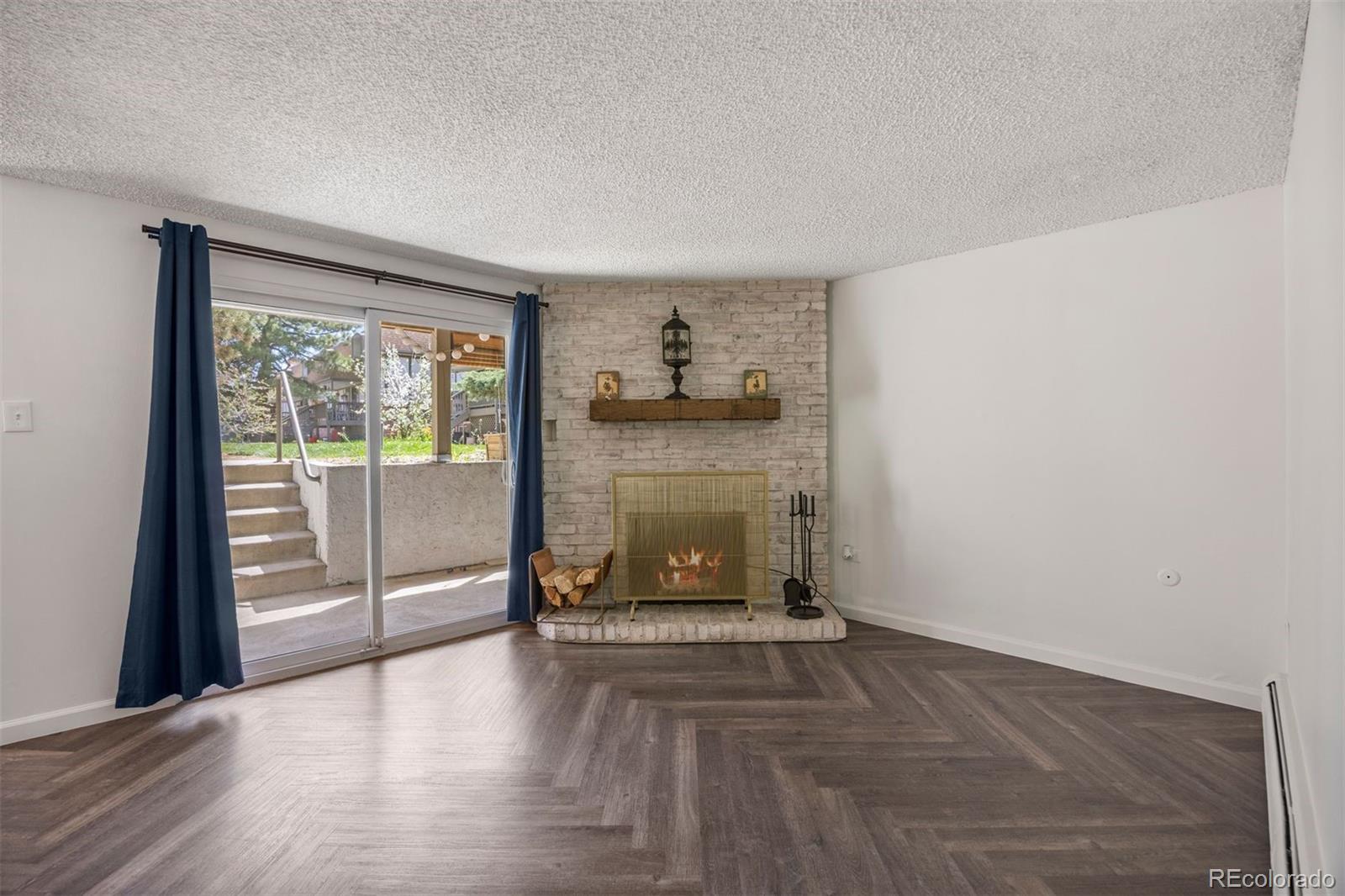 2700 S Holly Street Unit: 100