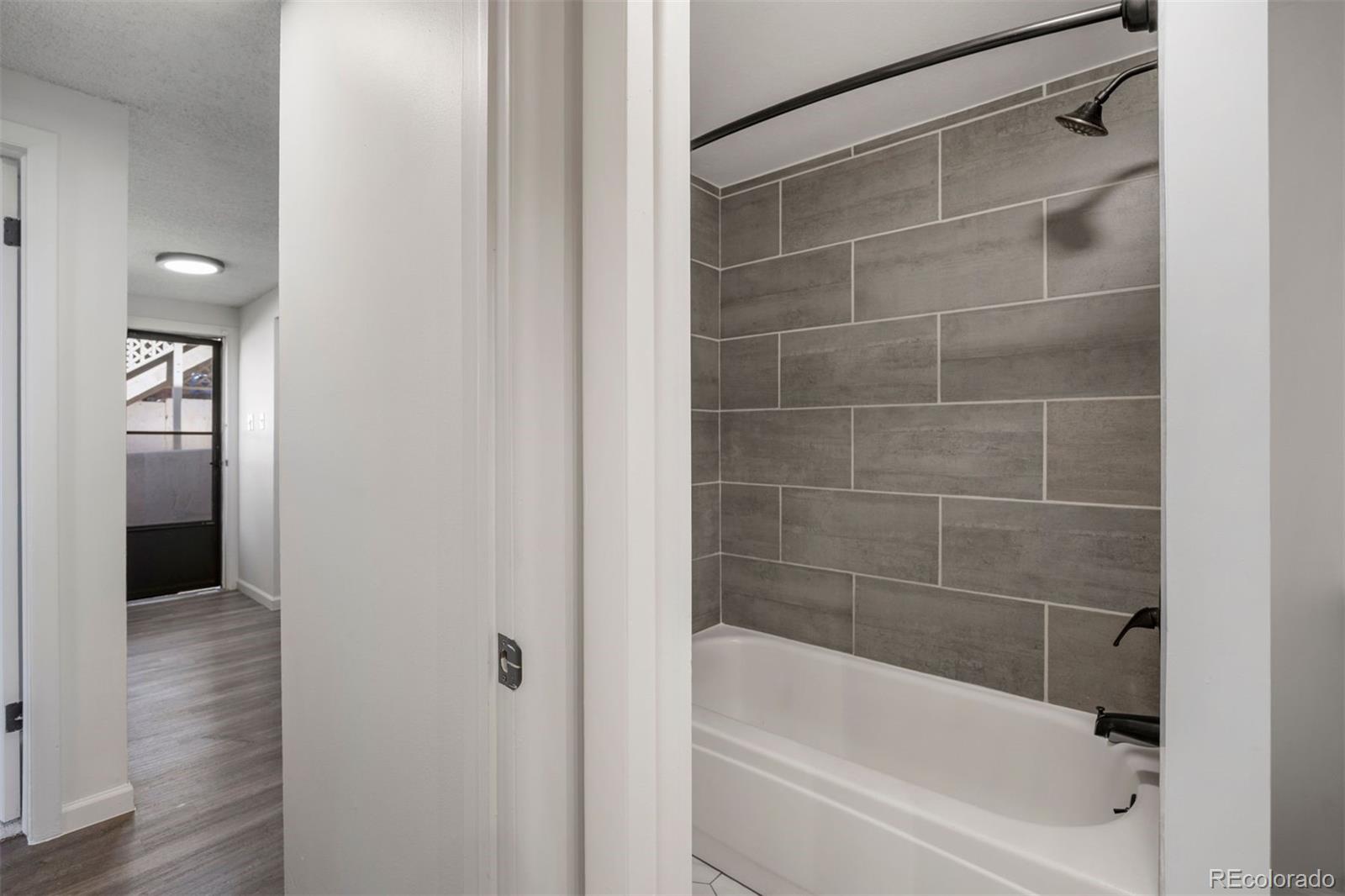 2700 S Holly Street Unit: 100