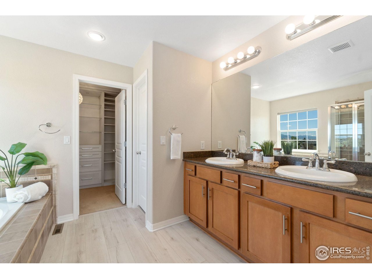 4803 Raven Run