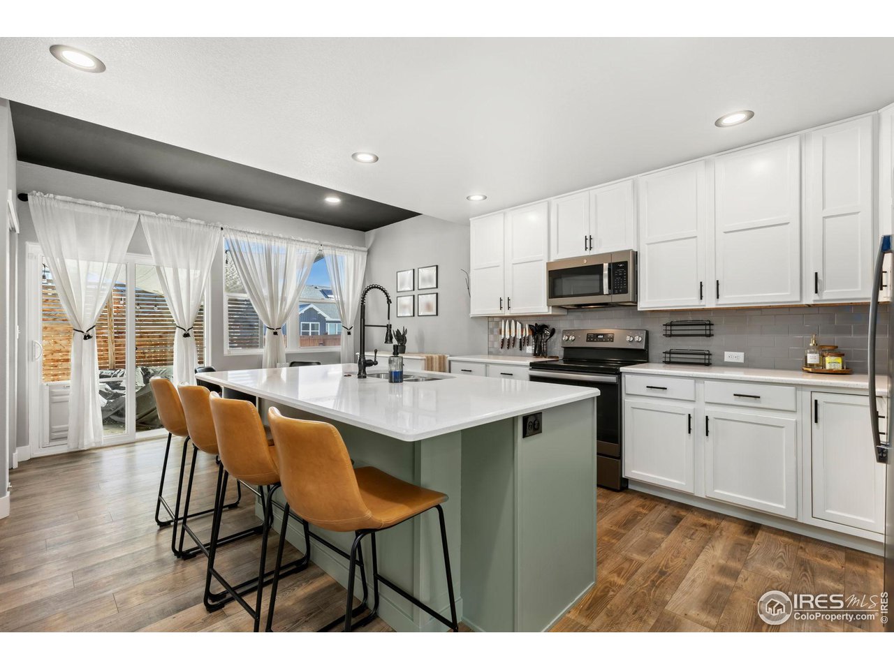 306 SE 4th St