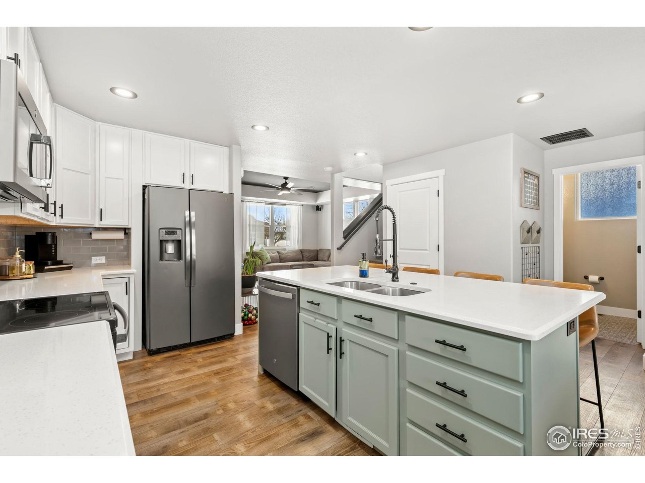306 SE 4th St