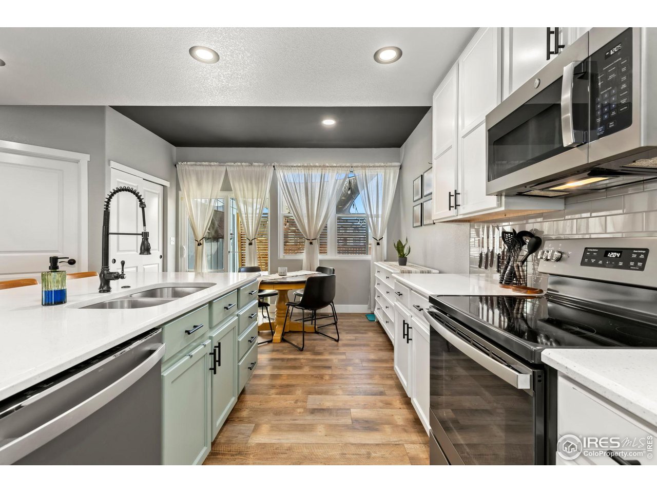 306 SE 4th St