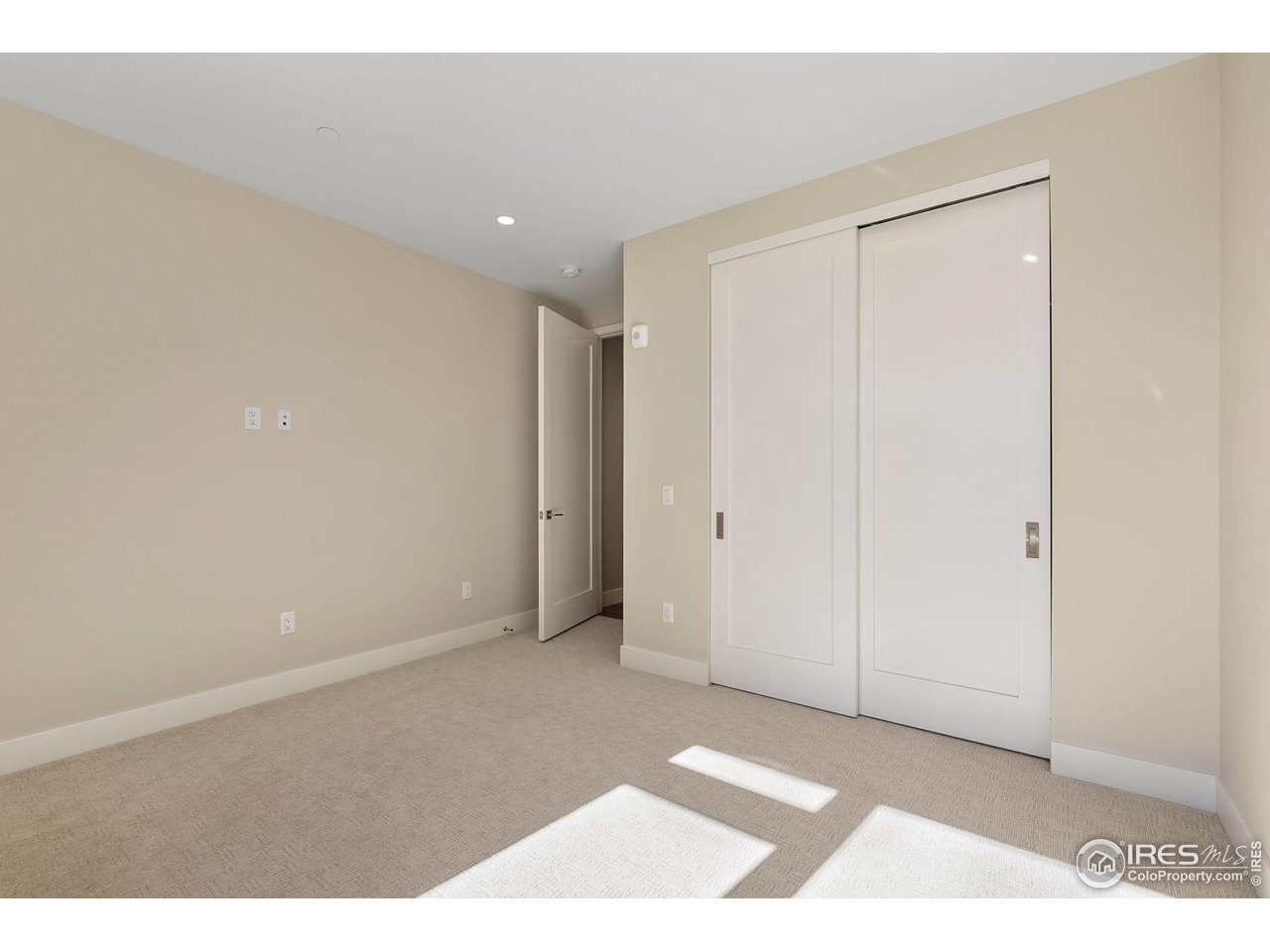 205 E 6th St 203