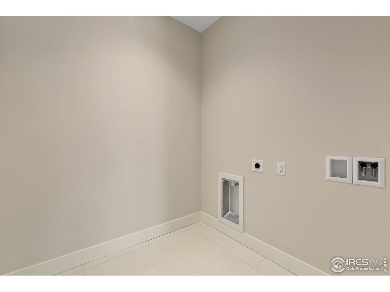 205 E 6th St 203
