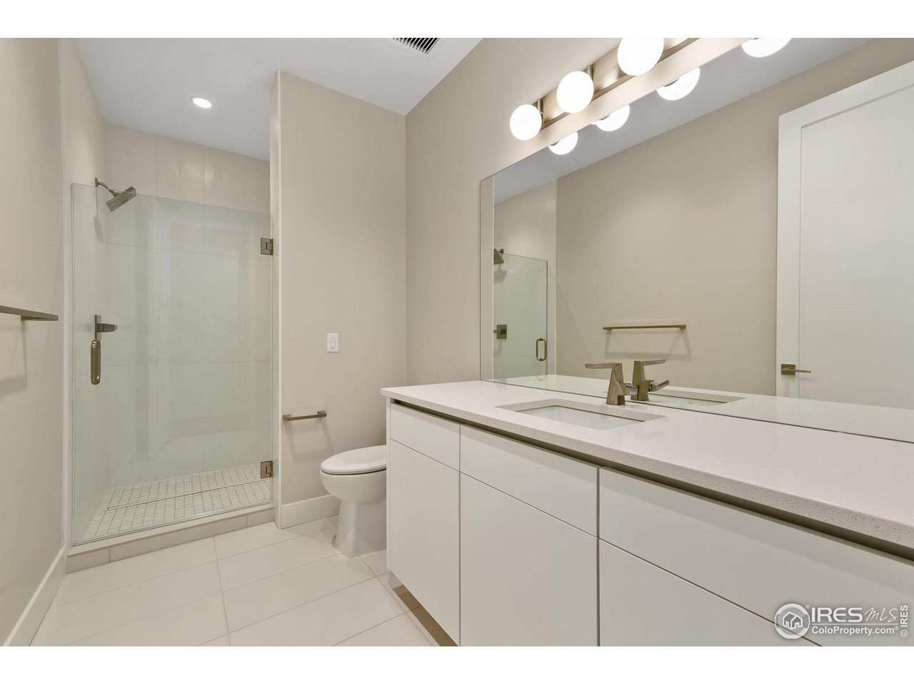 205 E 6th St 203