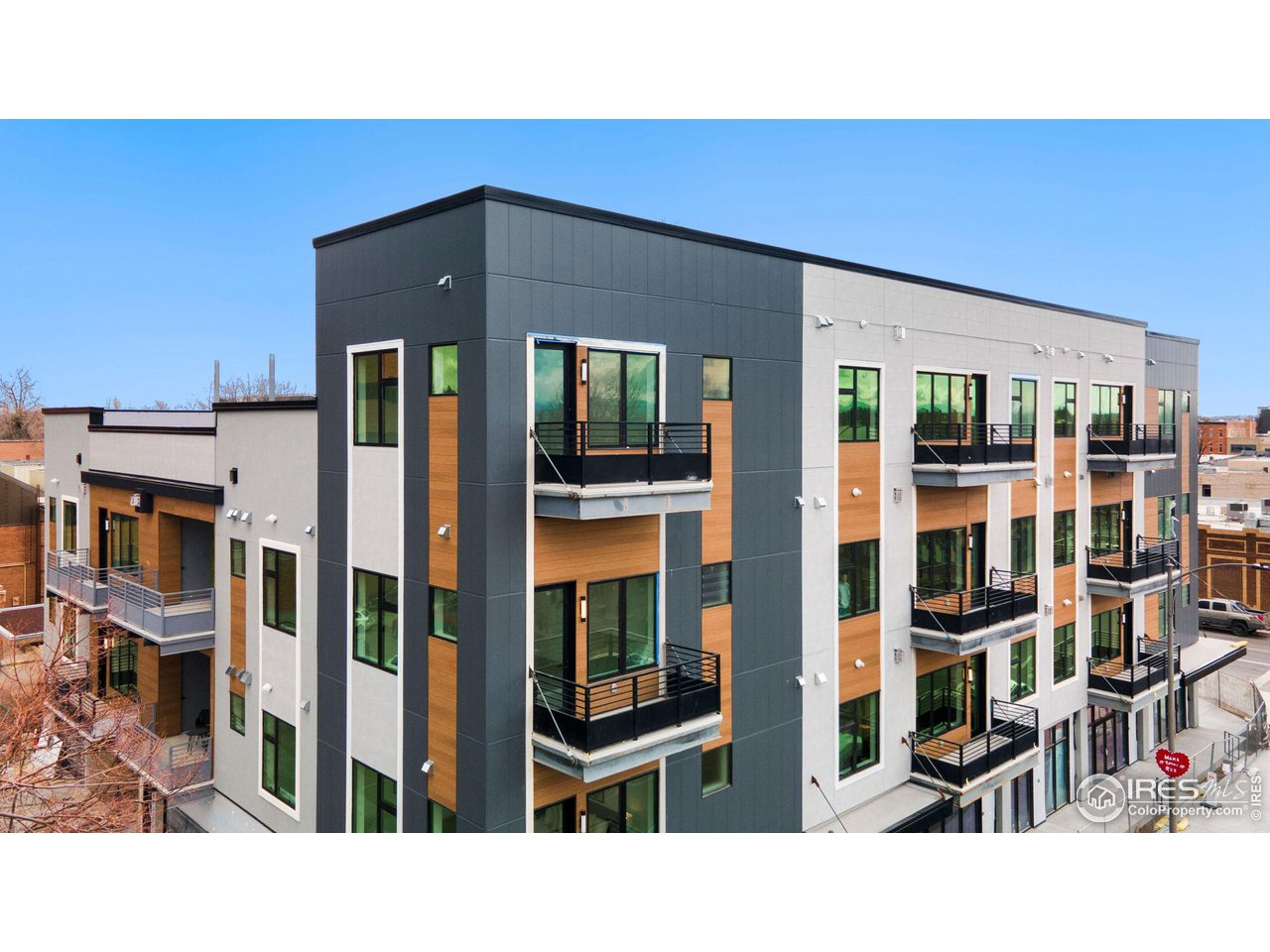 205 E 6th St 202