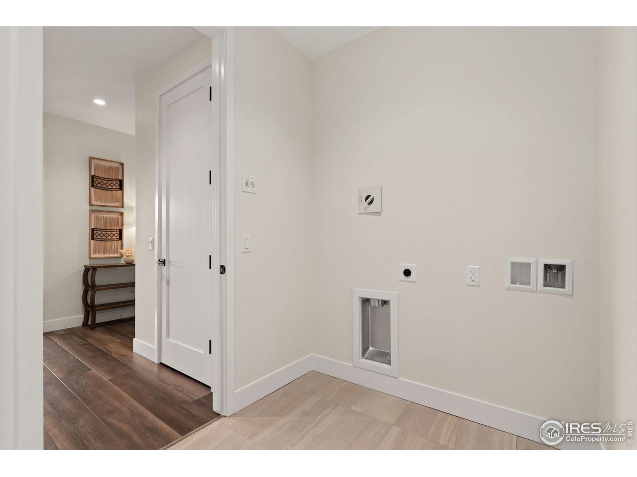 205 E 6th St 201