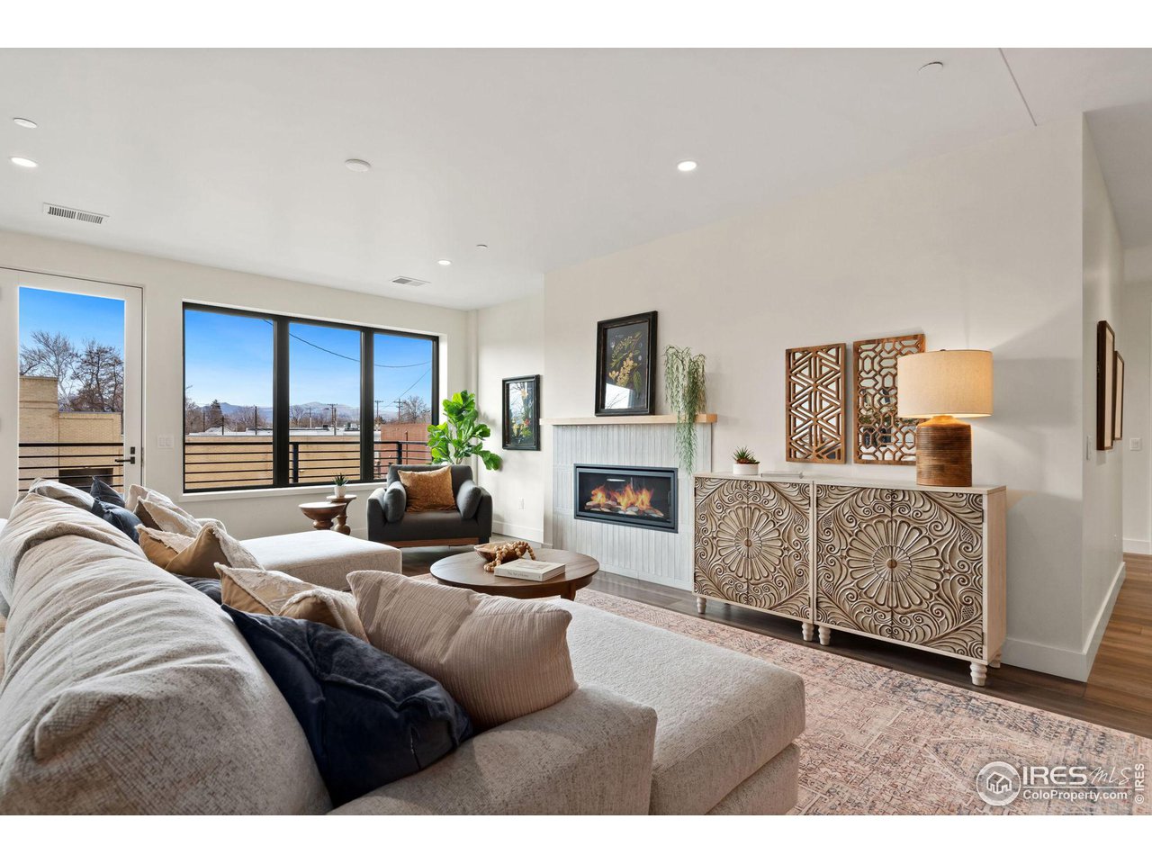 205 E 6th St 201