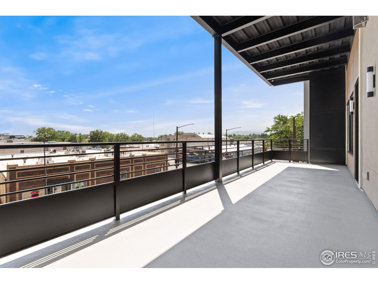 205 E 6th St 305