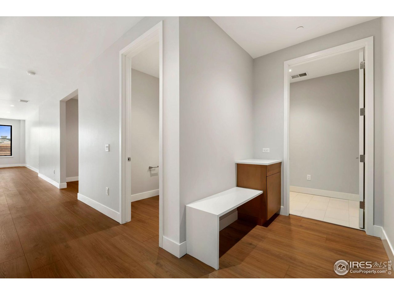 205 E 6th St 205