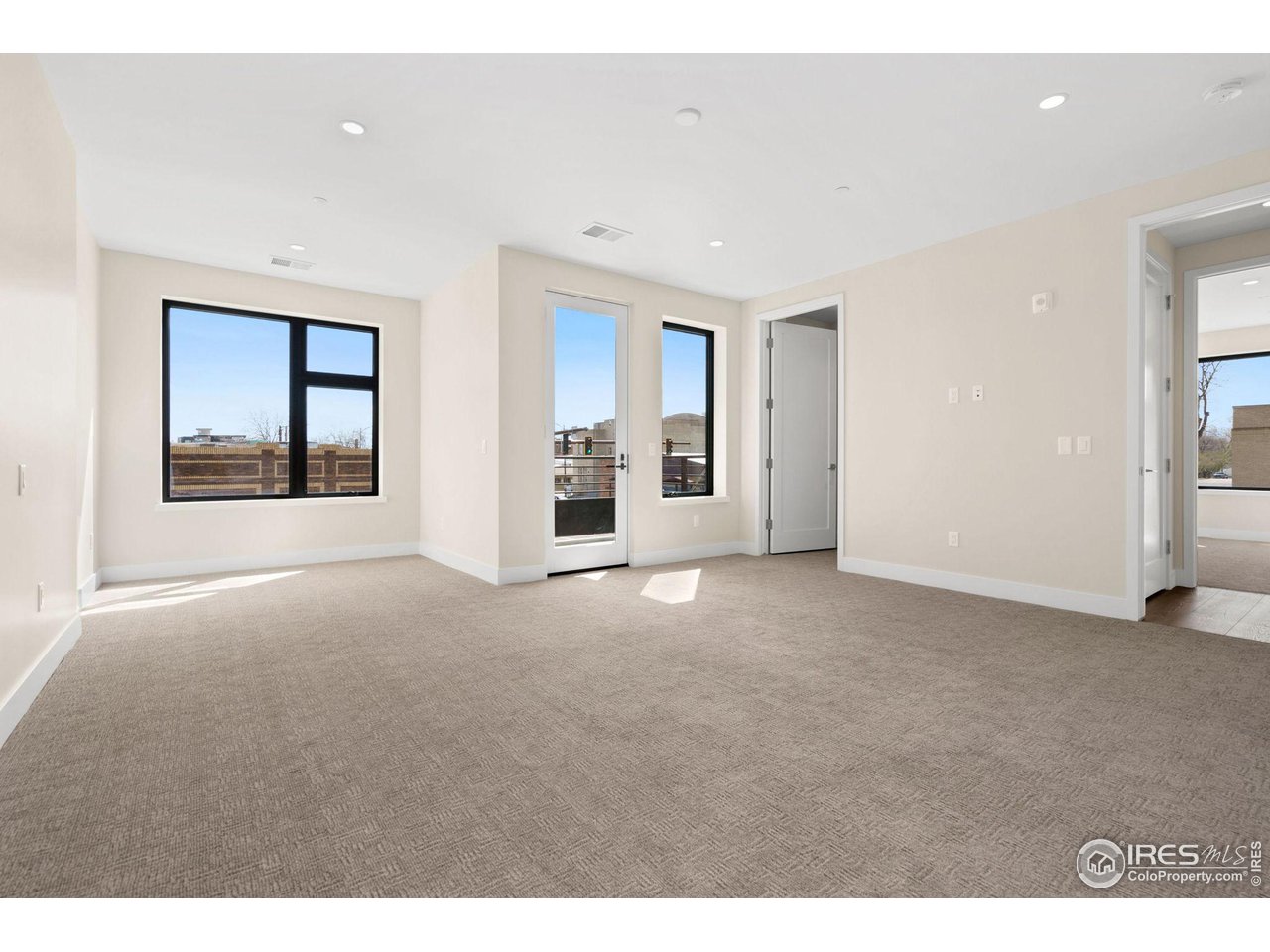 205 E 6th St 200