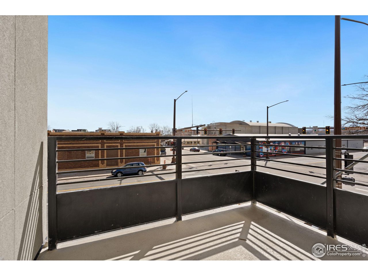 205 E 6th St 200