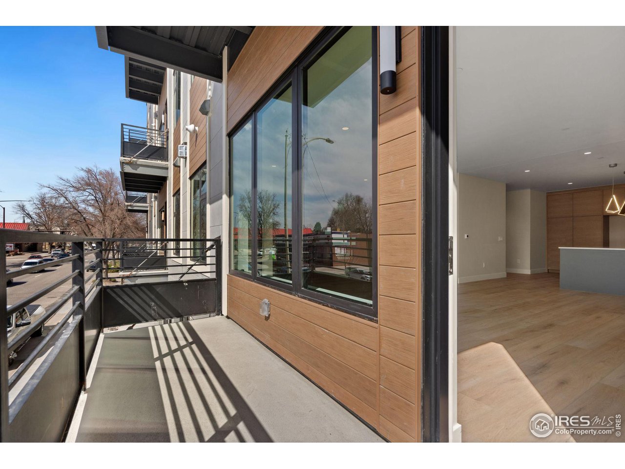 205 E 6th St 200