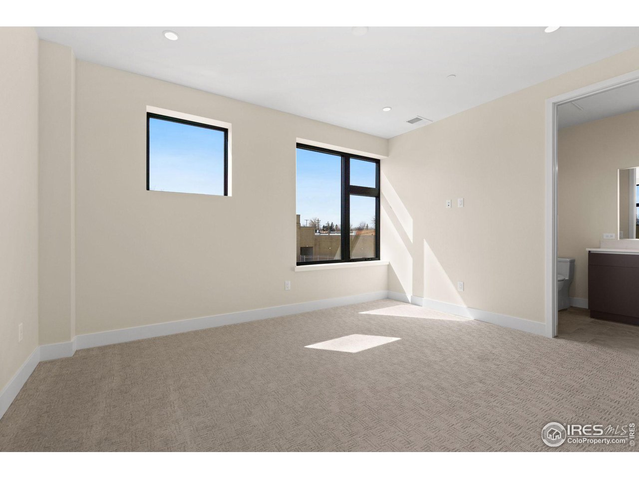 205 E 6th St 200