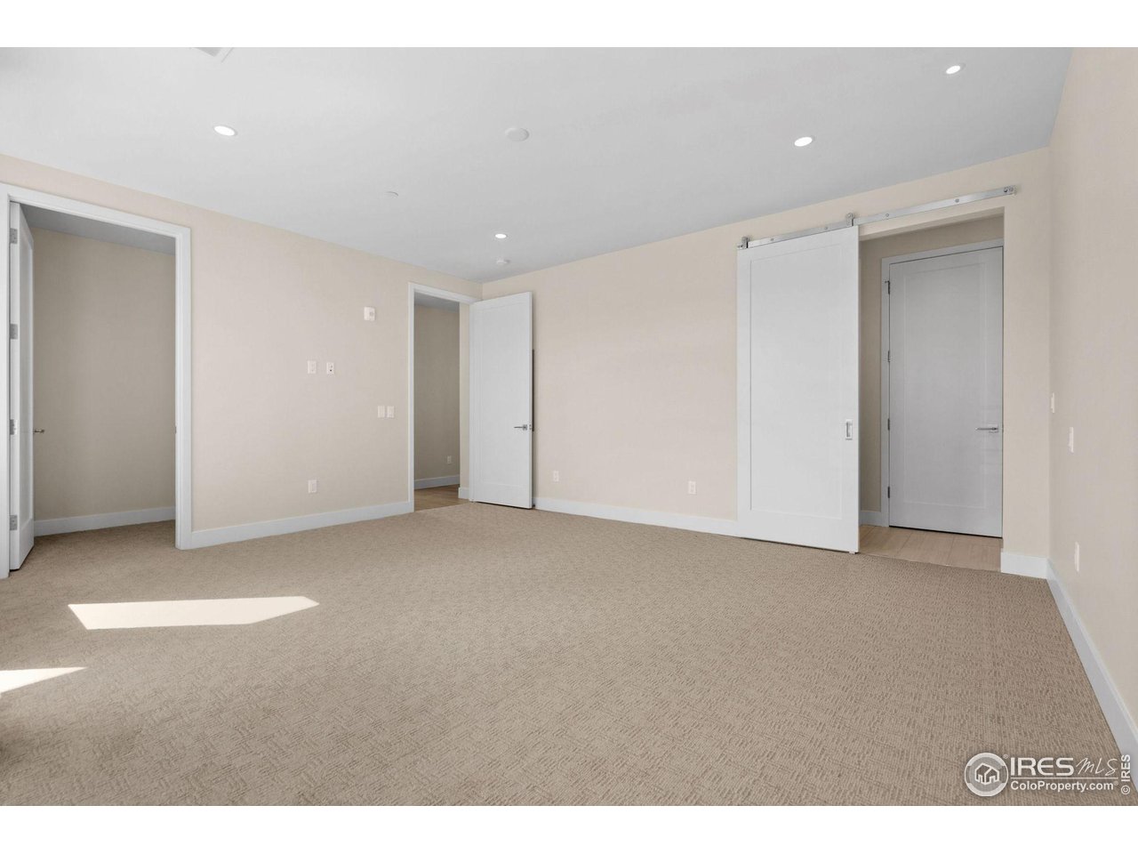 205 E 6th St 200