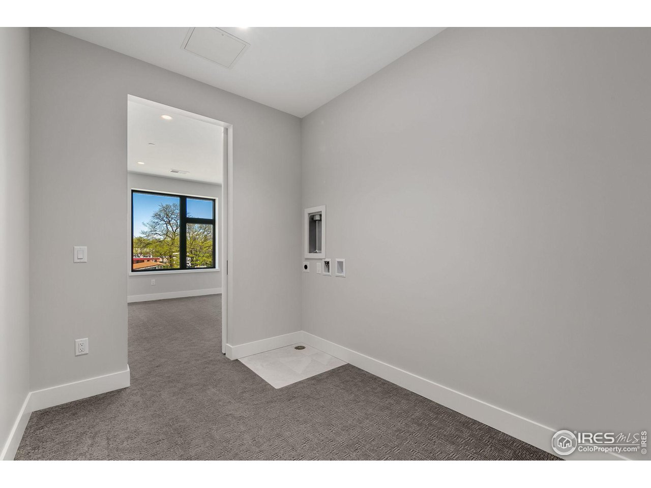 205 E 6th St 302