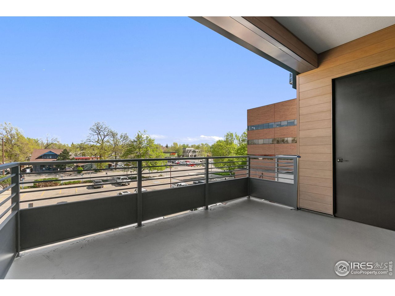 205 E 6th St 302