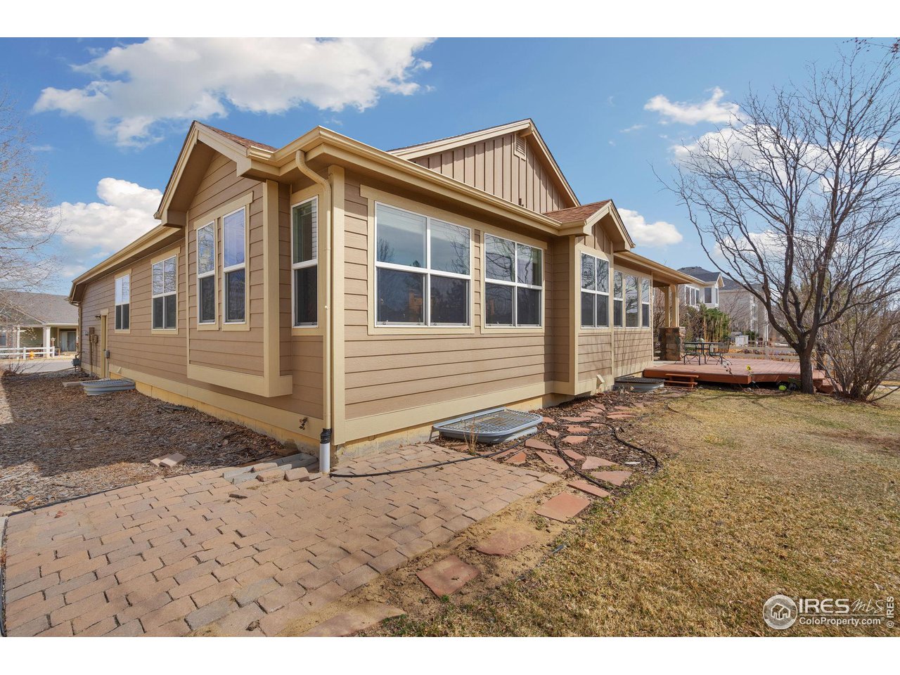 3353 New Castle Dr