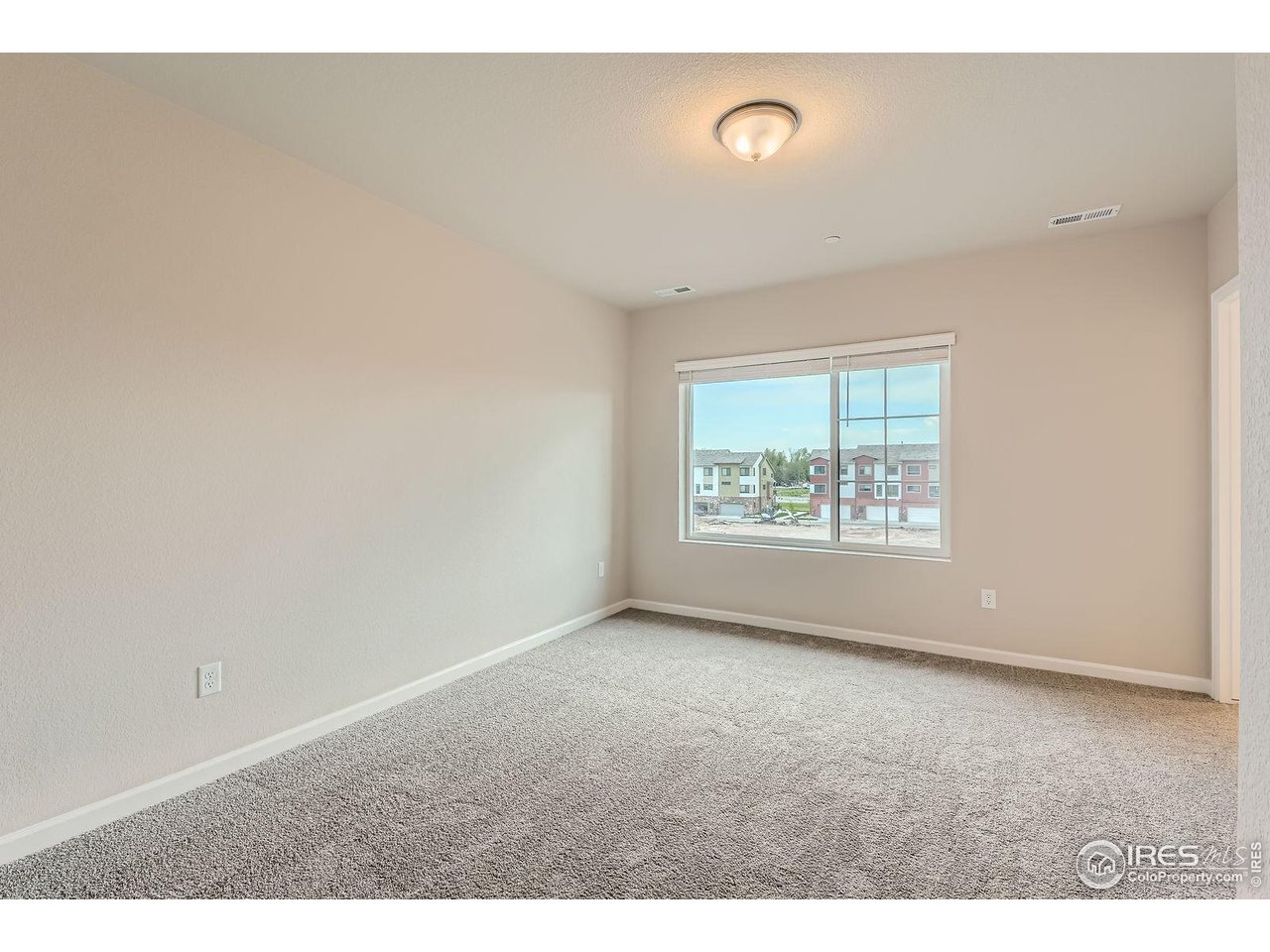 1002 Collamer Dr 2