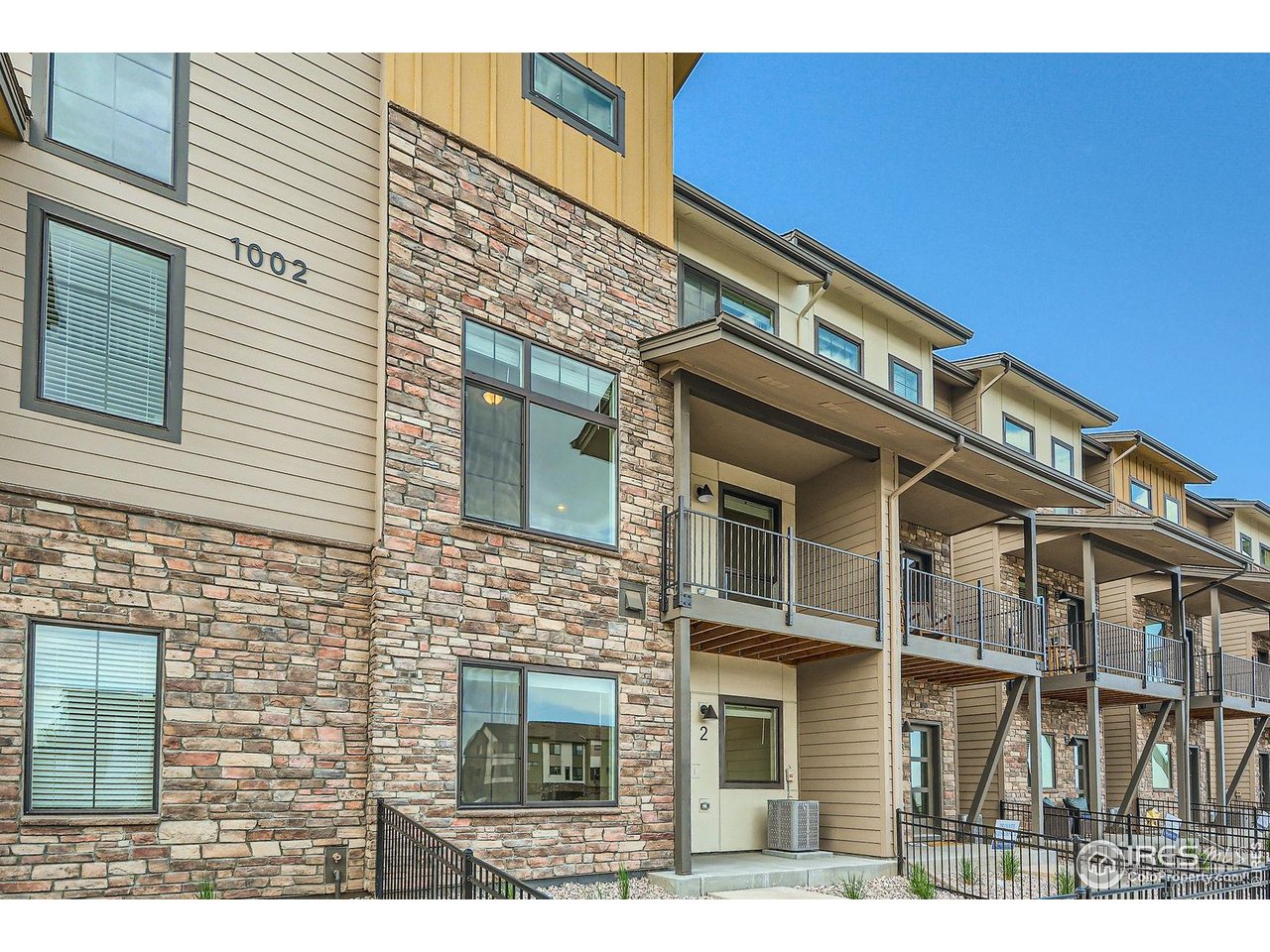 1002 Collamer Dr 2