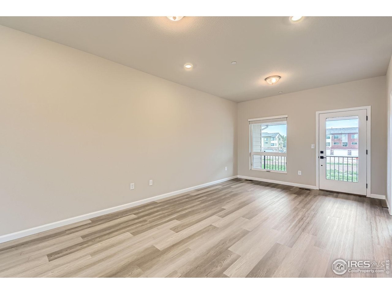 1002 Collamer Dr 2