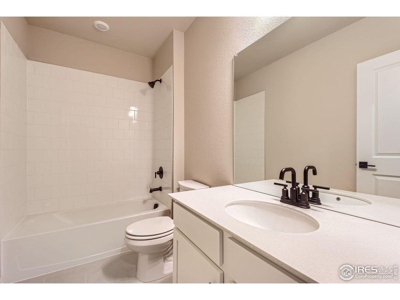 1002 Collamer Dr 2