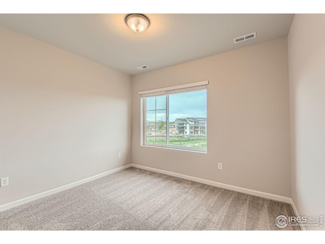 1002 Collamer Dr 2