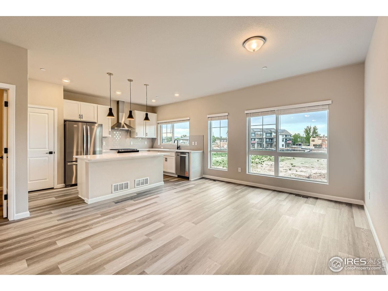 1002 Collamer Dr 2