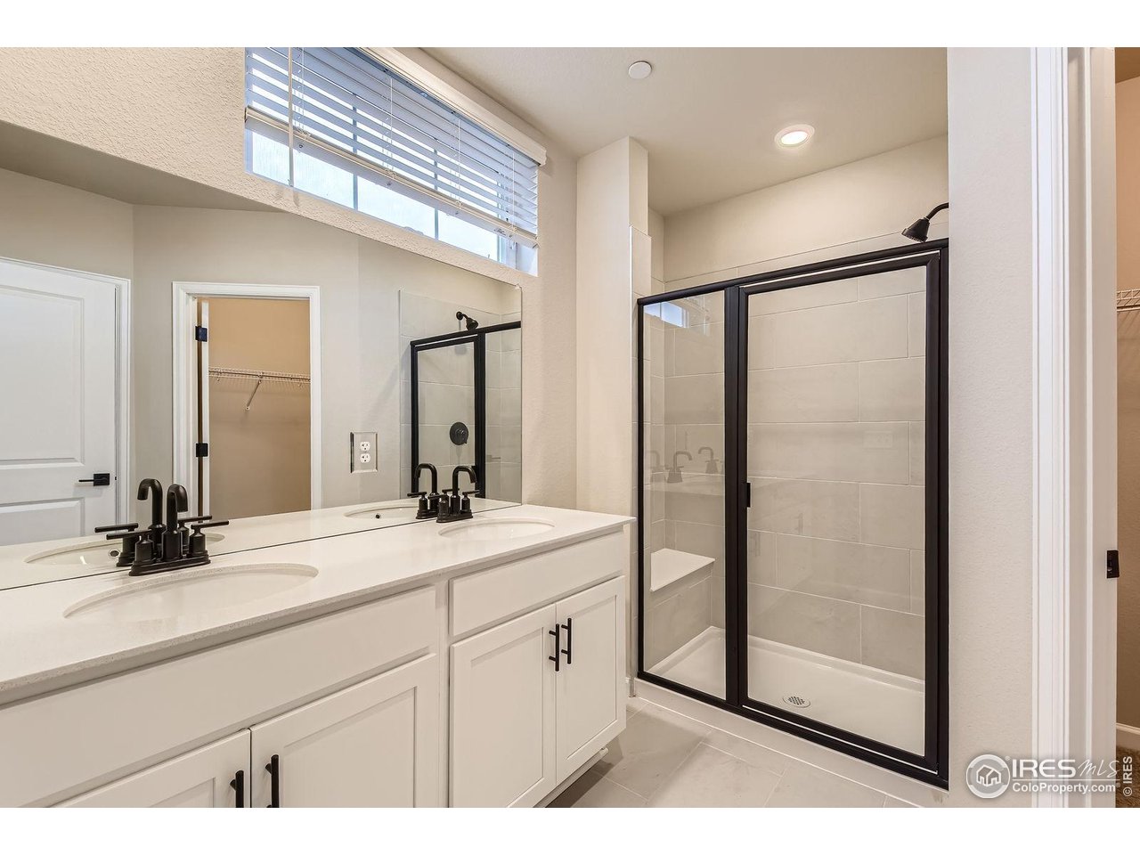 1002 Collamer Dr 2
