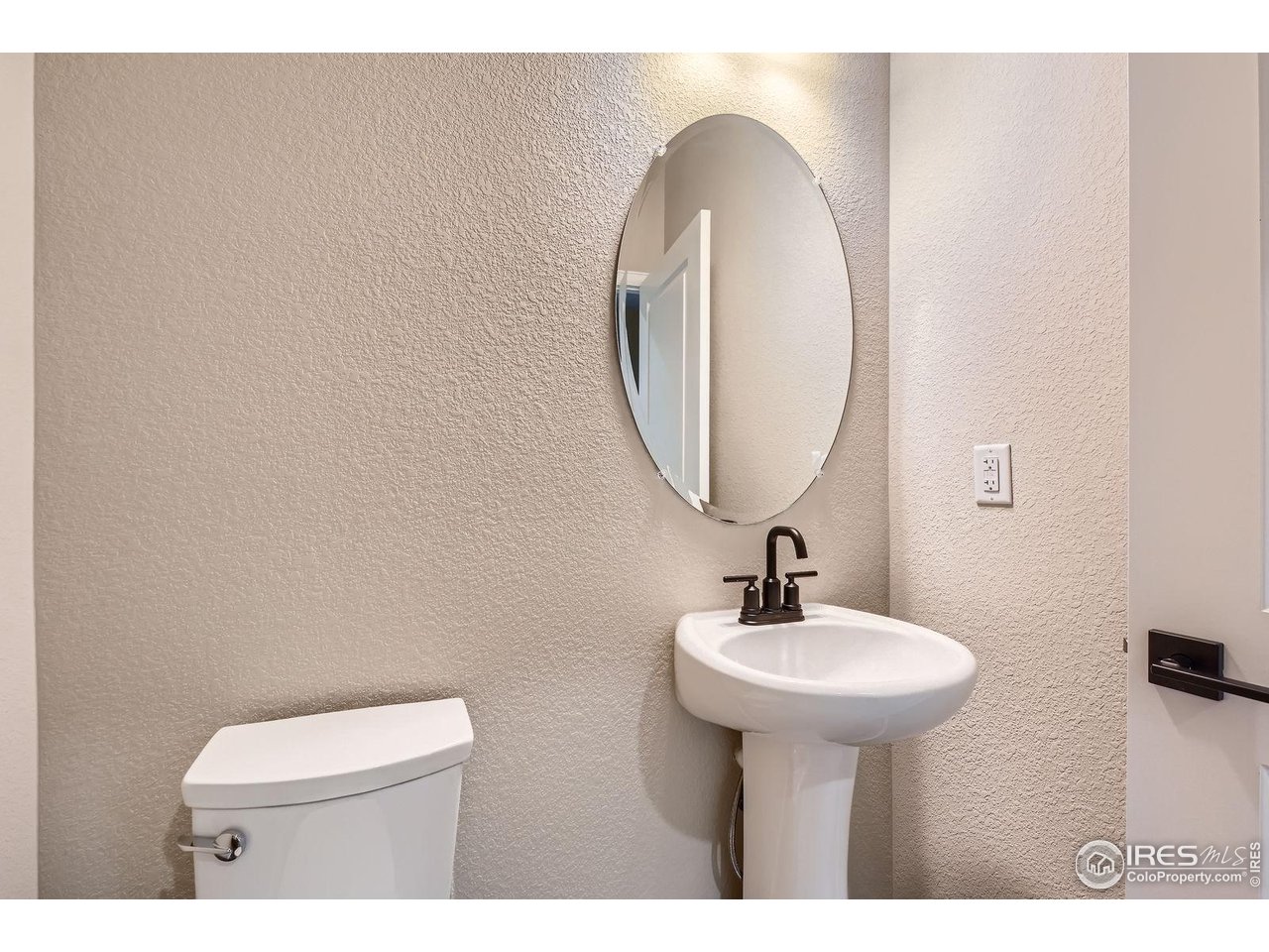 1002 Collamer Dr 2