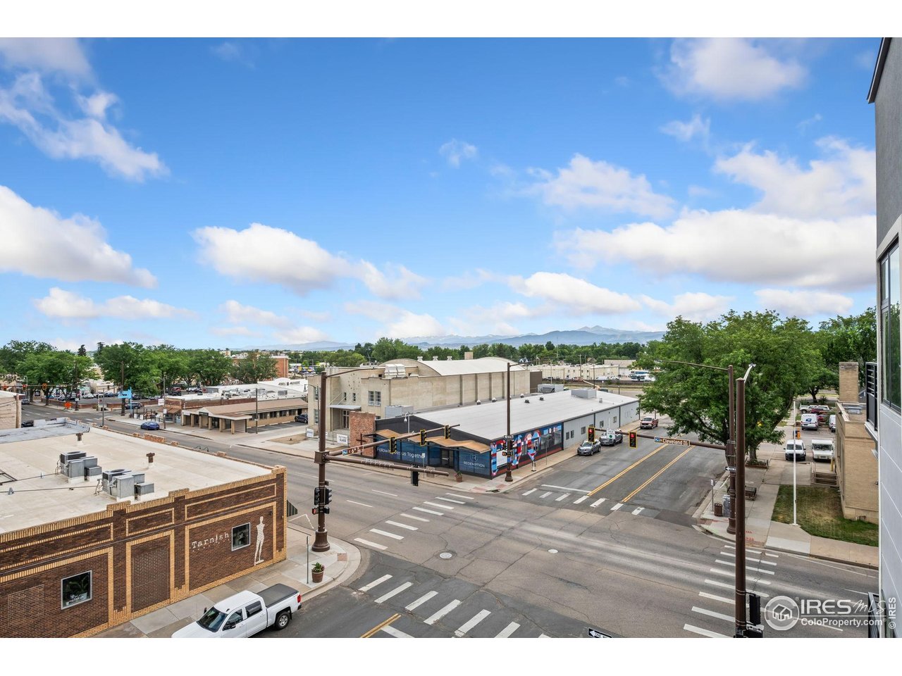 205 E 6th St 400