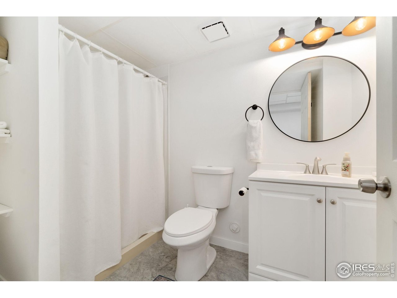 1569 Wellington Ct