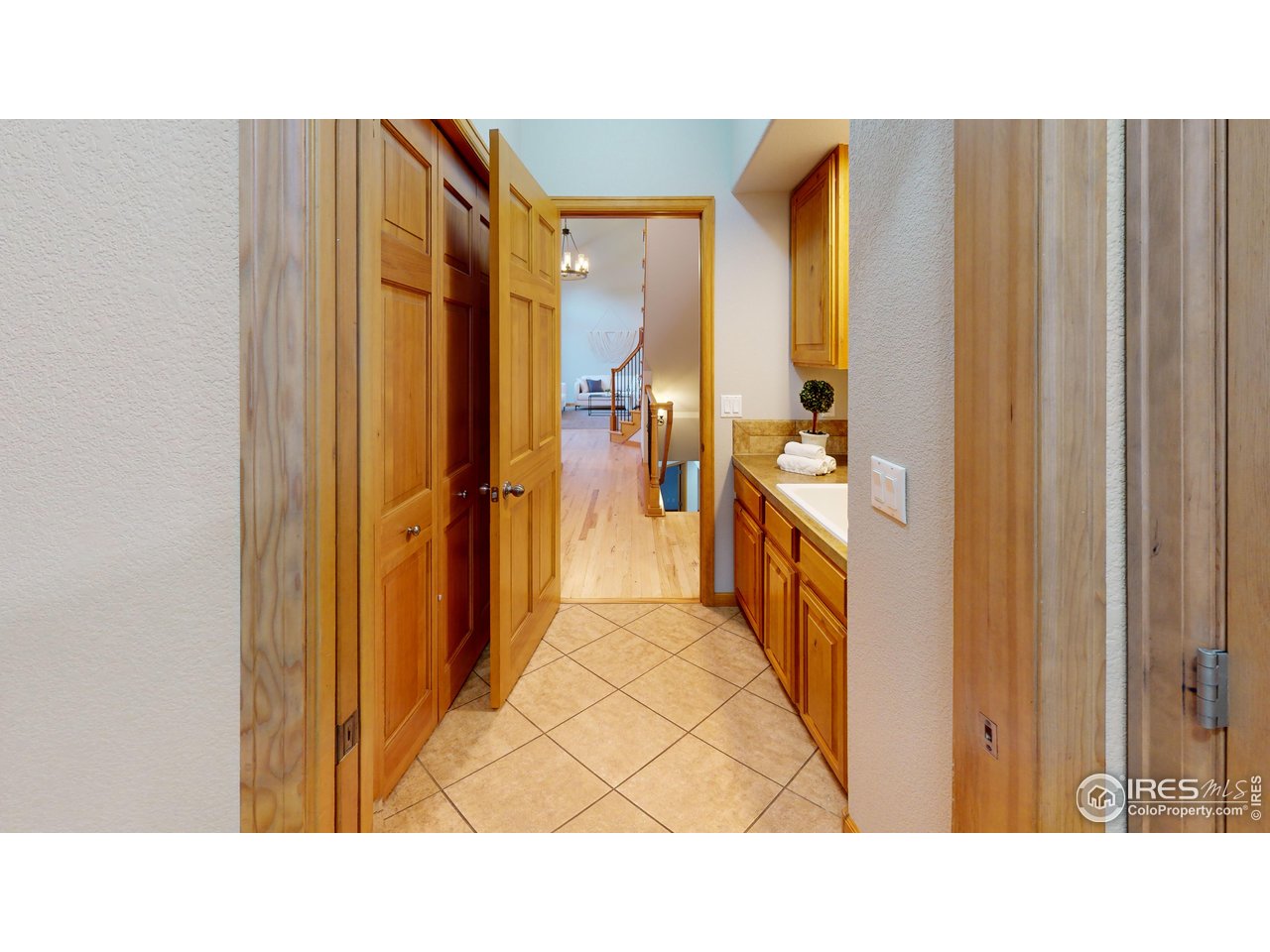 5702 Falling Water Dr