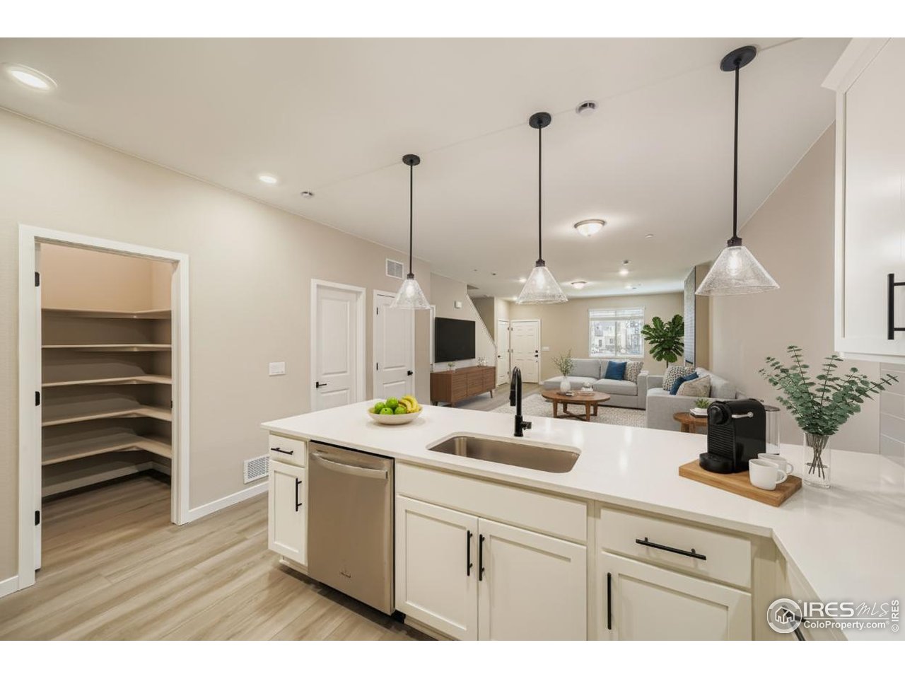 2768 Bear Springs Cir
