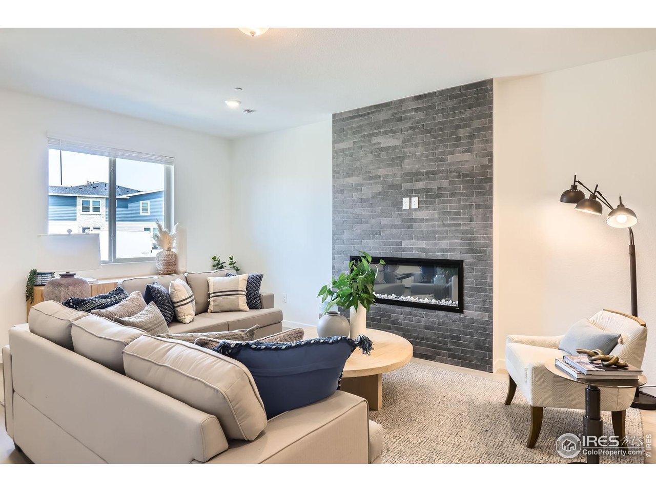 2768 Bear Springs Cir