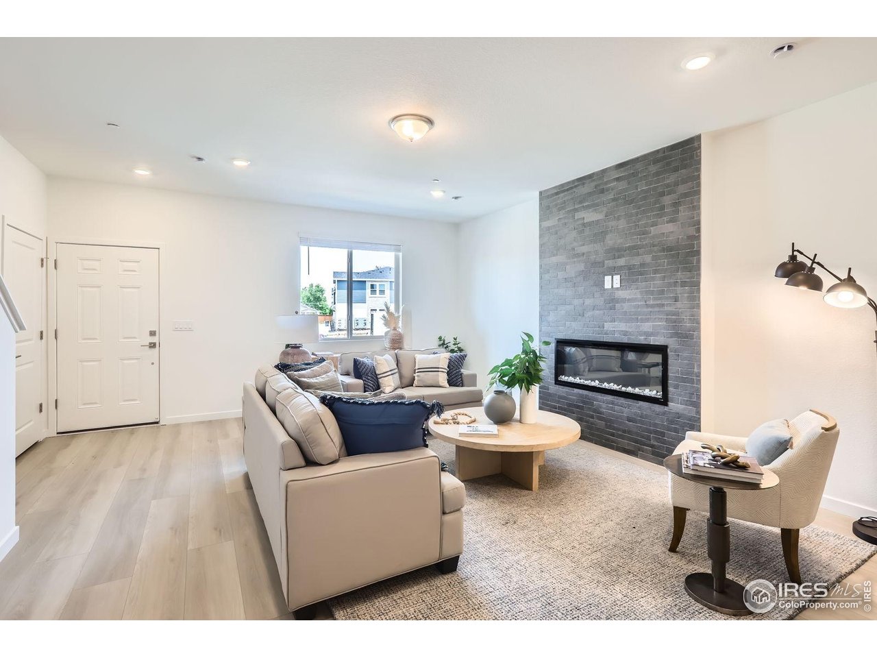 2768 Bear Springs Cir