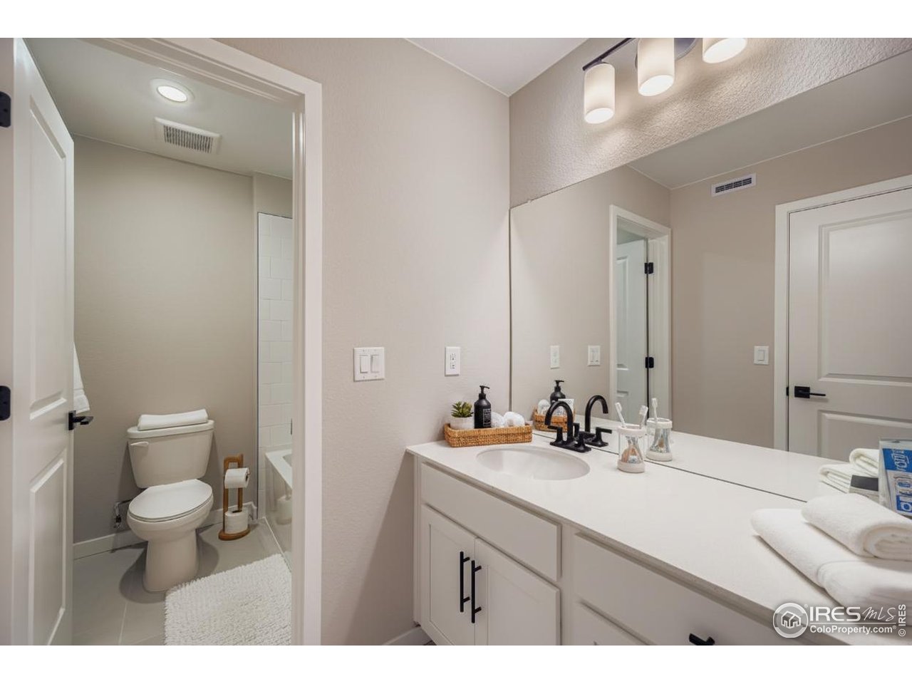 2768 Bear Springs Cir