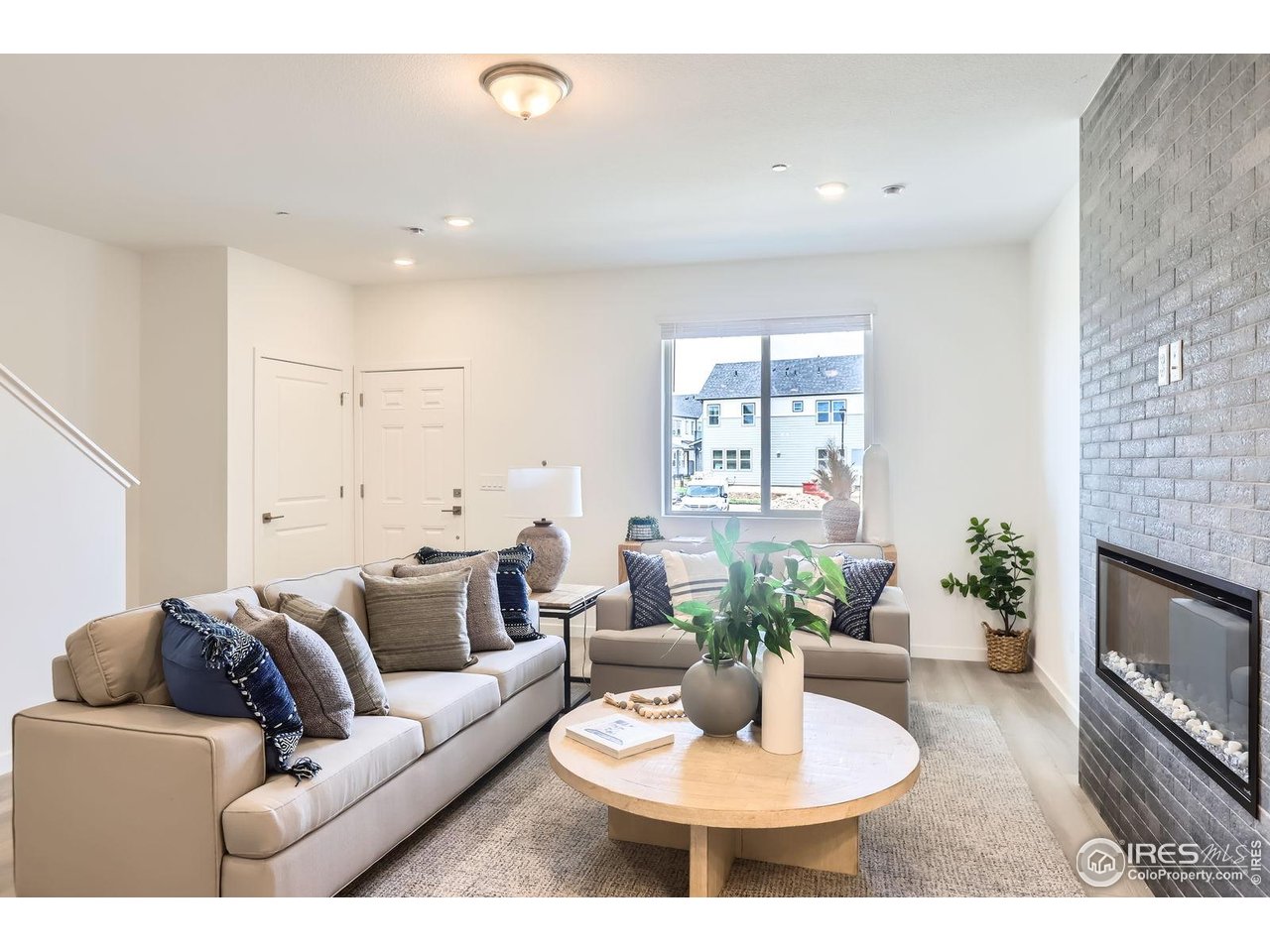 2768 Bear Springs Cir