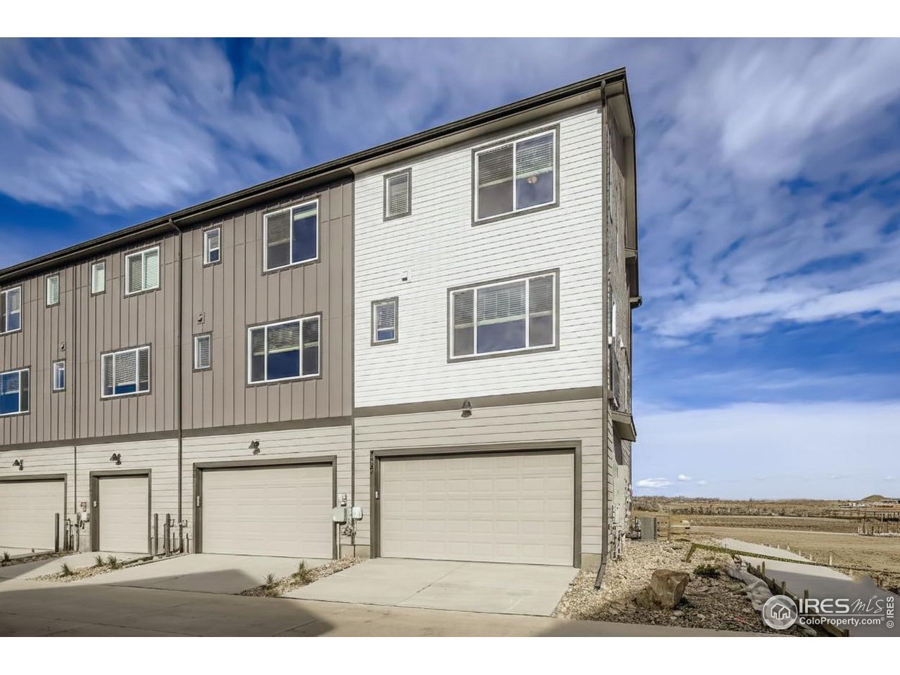 2297 E Suniga Rd