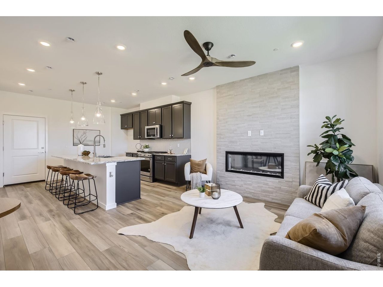 2807 Bear Springs Cir