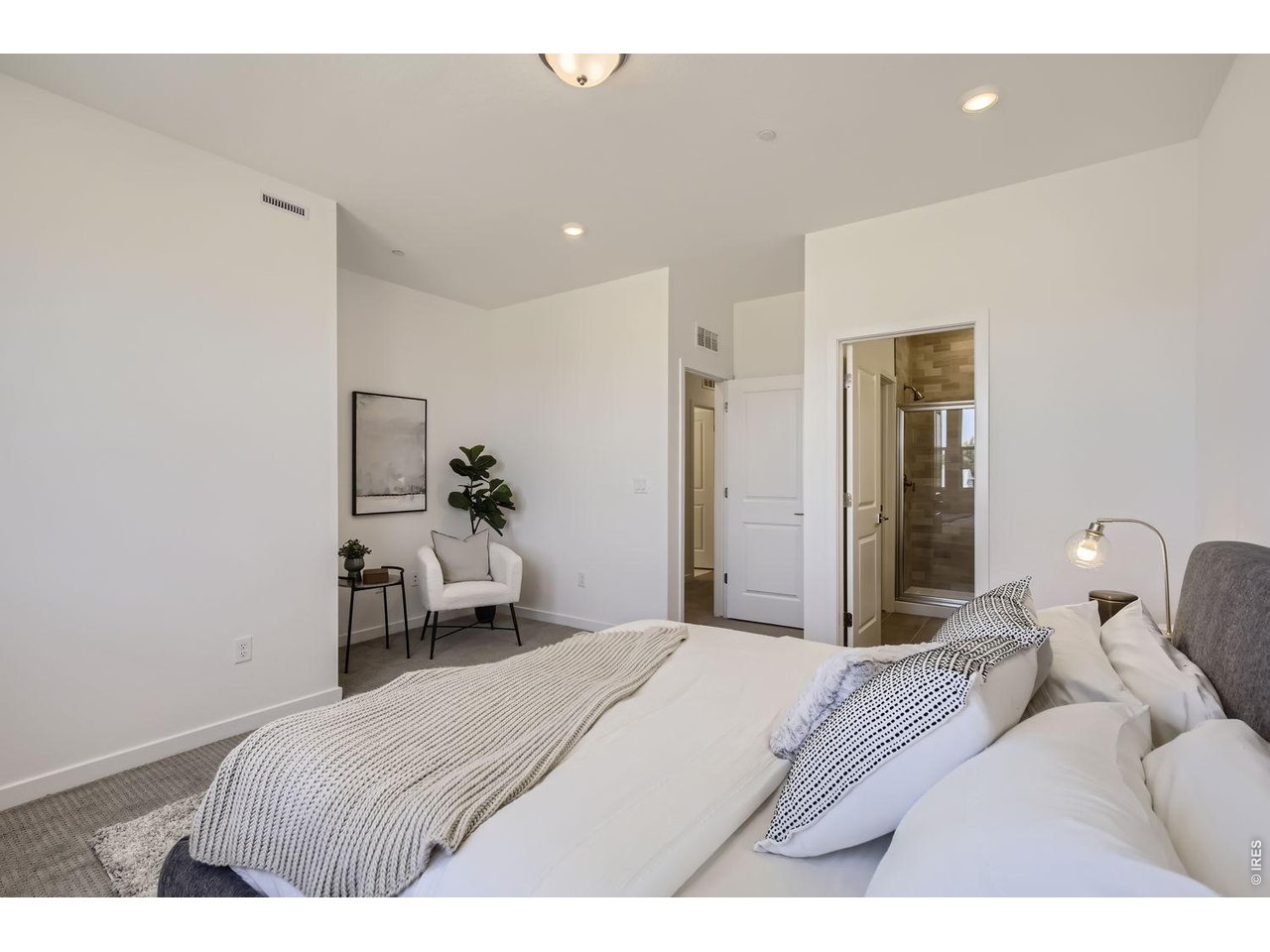 2807 Bear Springs Cir