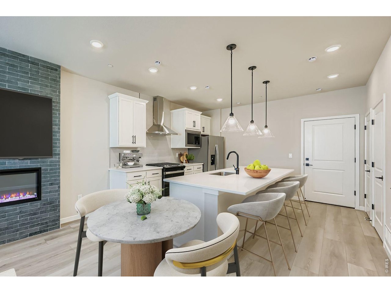 2809 Bear Springs Cir